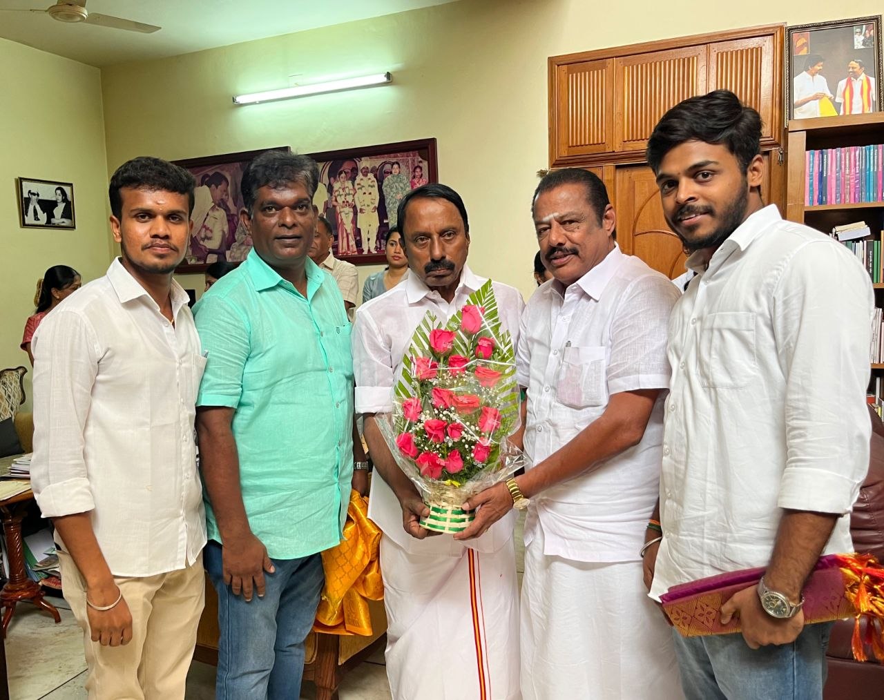 AIADMK முன்னாள் சட்டமன்ற உறுப்பினர் A. சண்முகம் தமிழக வெற்றி கழகத்தில் இணைந்தார்